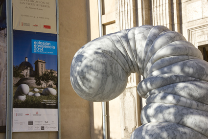Smörf gigante en la entrada del Museo de Bellas Artes de Valencia